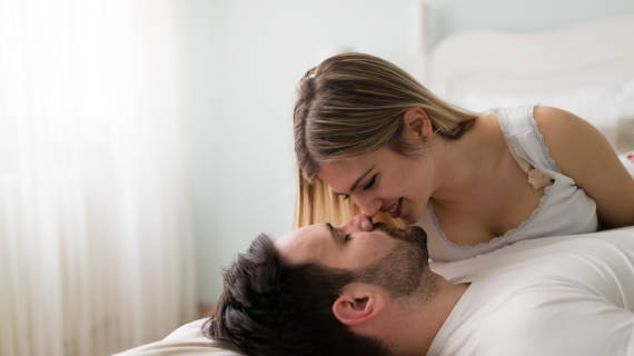 Doa Membuat wanita Jatuh Cinta dengan Jalur Spiritual Aman